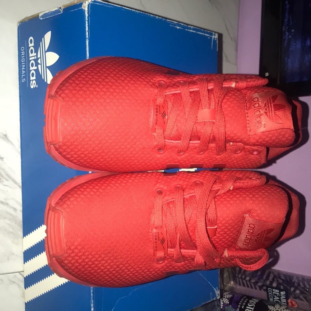 Adidas ZX Flux ( All Red) Men’s: 8 Women’s: 10